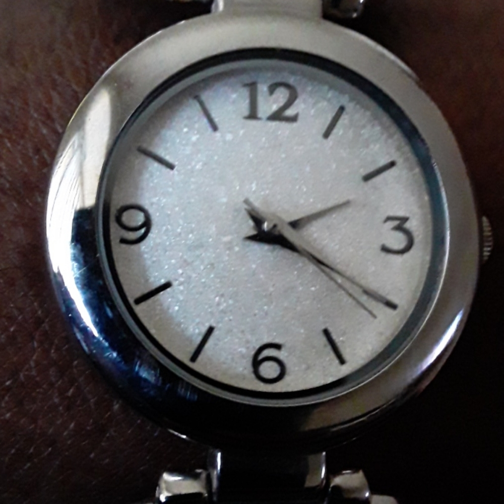 Lady watch - Picture 3 of 3